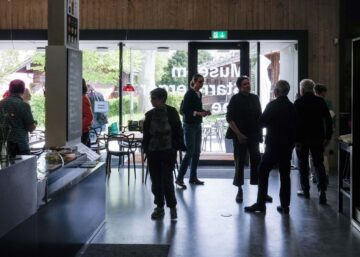 Gruppe von Menschen im Museum Starnberger See